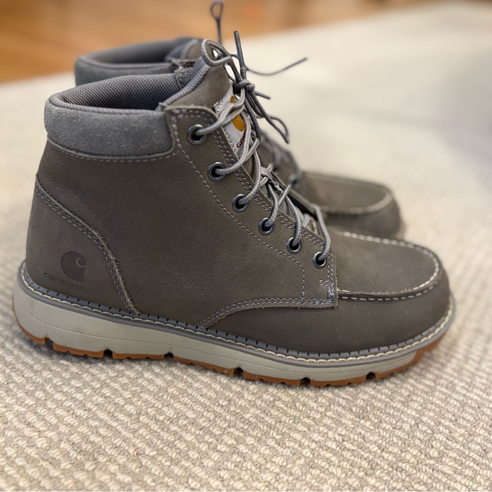 Carhartt Men’s Millbrook- size 8- like new